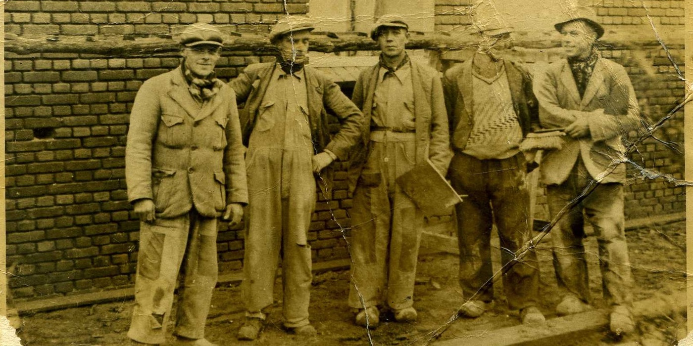 Voegers (burgerarbeiders) in Kamp Vught, collectie NM Kamp Vught