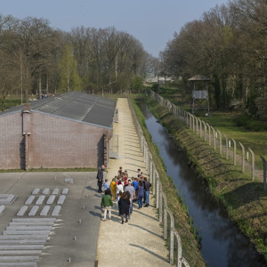 STICHTING NATIONAAL MONUMENT        KAMP VUGHT logo